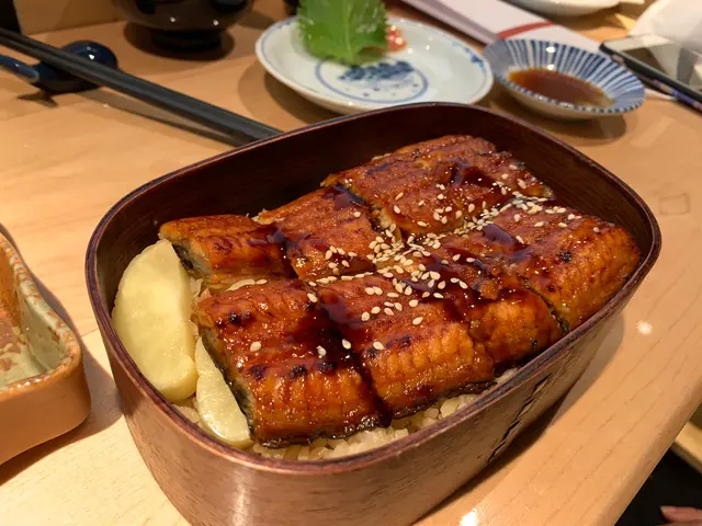 鰻魚好肥美，冇骨。性價比高