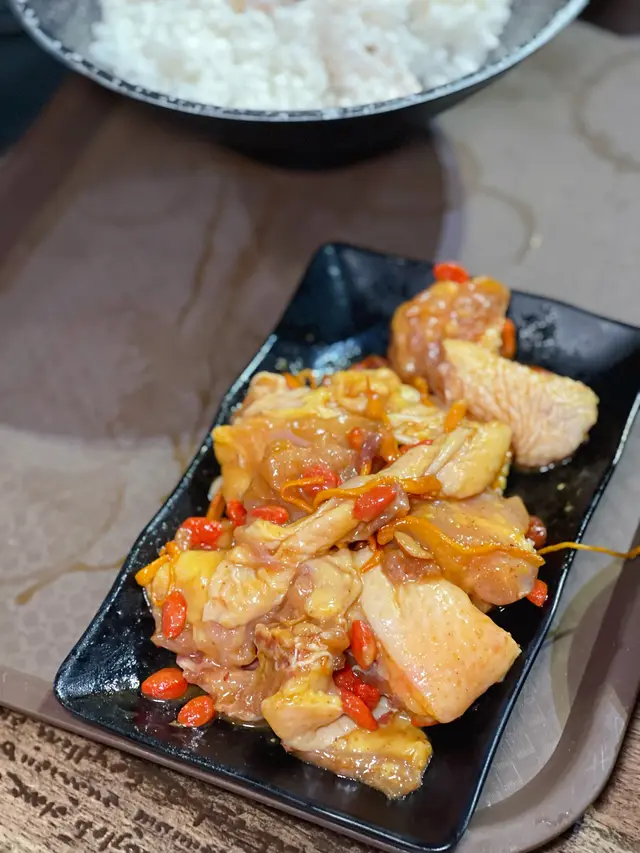 紅棗蟲草花蒸雞