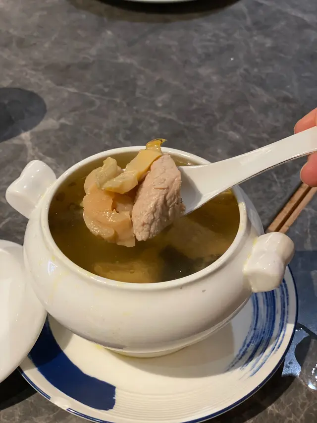 原盅烏雞炖花膠