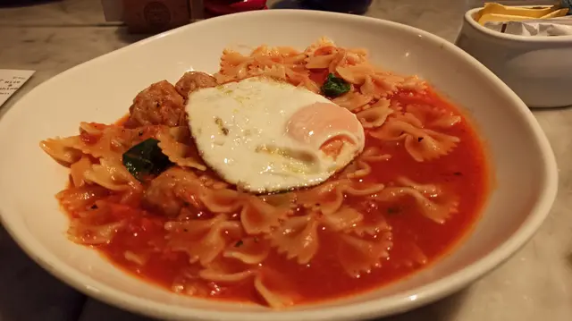 蕃茄湯肉丸蝴蝶粉(Farfalle)