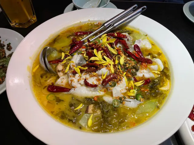 人見人愛酸菜魚