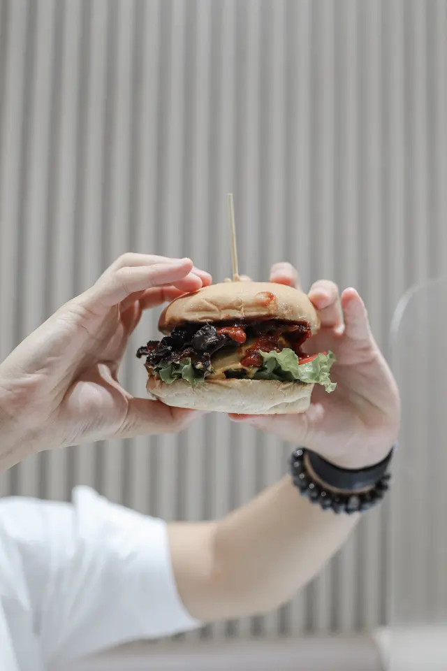 香辣煙肉蘑菇芝士牛堡