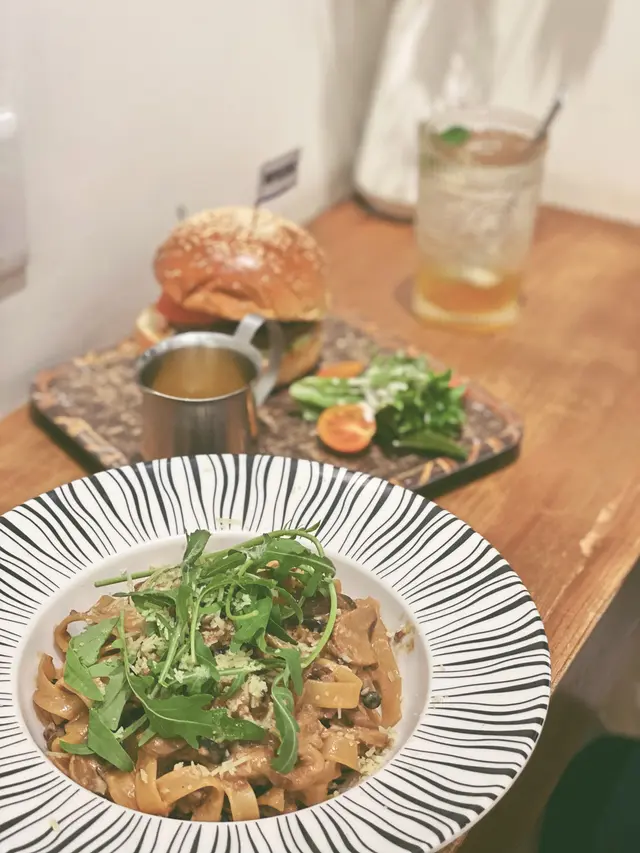 牛肝菌𝘐𝘮𝘱𝘰𝘴𝘴𝘪𝘣𝘭𝘦肉碎闊條麵