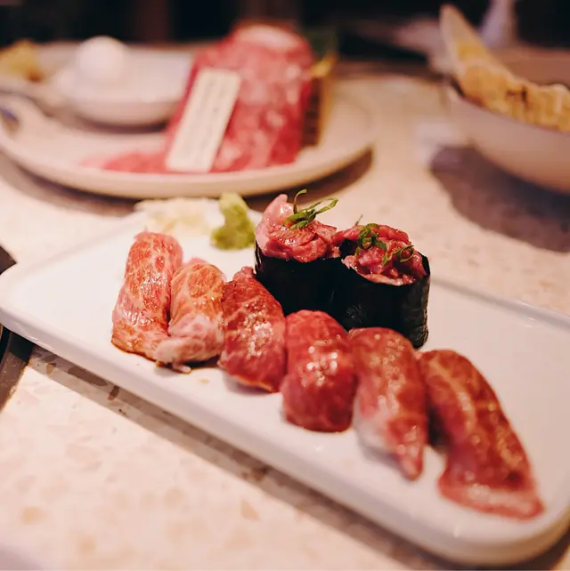 香蔥牛腹肉碎壽司  &  牛中腹肉壽司