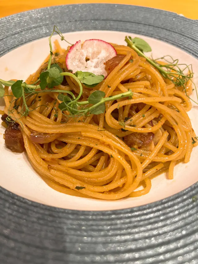 煙燻伊比利亞豬下巴香蒜辣椒意粉