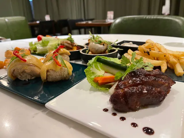 黑毛叉燒、一口海南雞