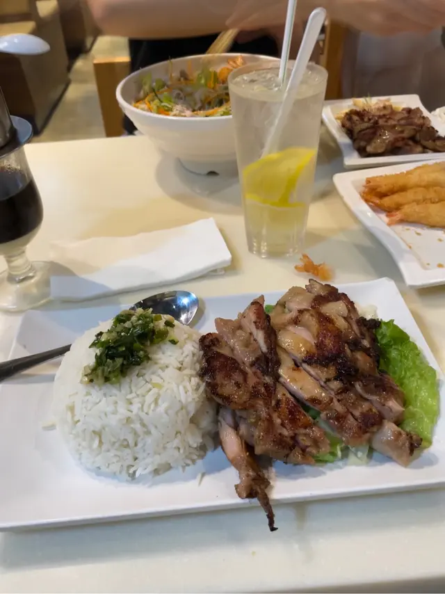 大大份，雞排多過飯，炭燒好香，雞排入味！