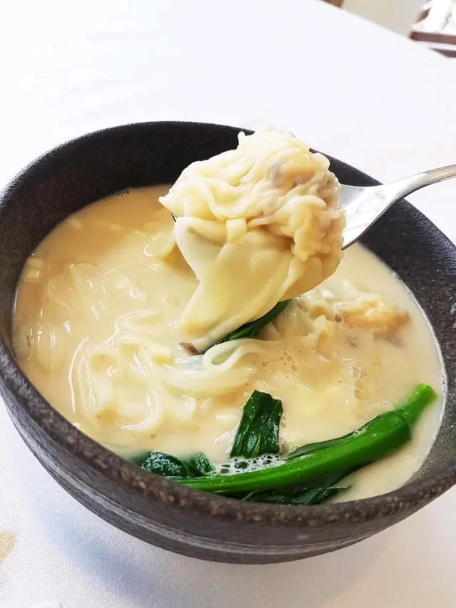 魚湯鮮蝦水餃稻庭麵