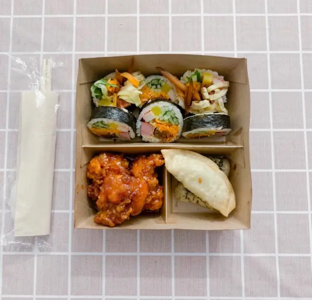 飯卷 + 炸紫菜/粉絲卷 + 炸雞 