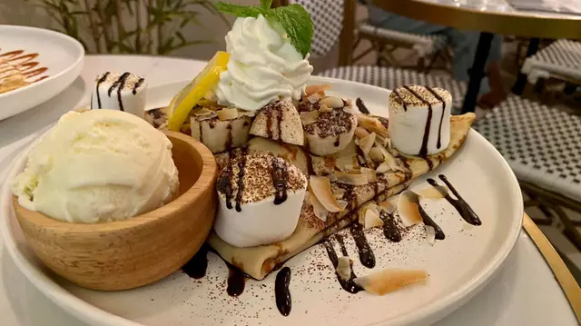 加$10 配雪尼拿雪糕