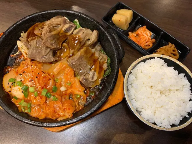 烤牛仔骨鐵板(跟白飯)