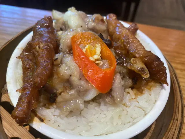 鳳爪排骨金鳳飯