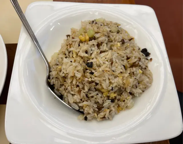 飯炒得乾爽,石菌粒切得適當,鑊氣都夠