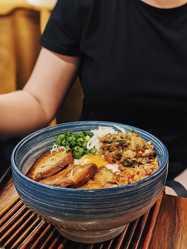 老闆娘鵝肝煎蛋撈飯