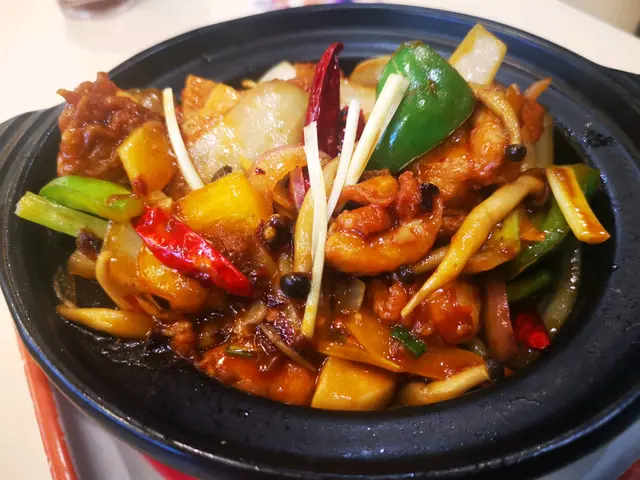 啫啫雞煲即使放一段時間仍然夠熱