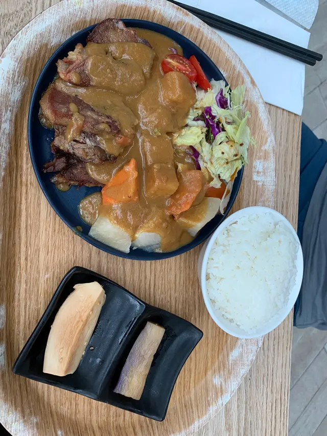 Delicious curry sauce but some beef pieces were dry