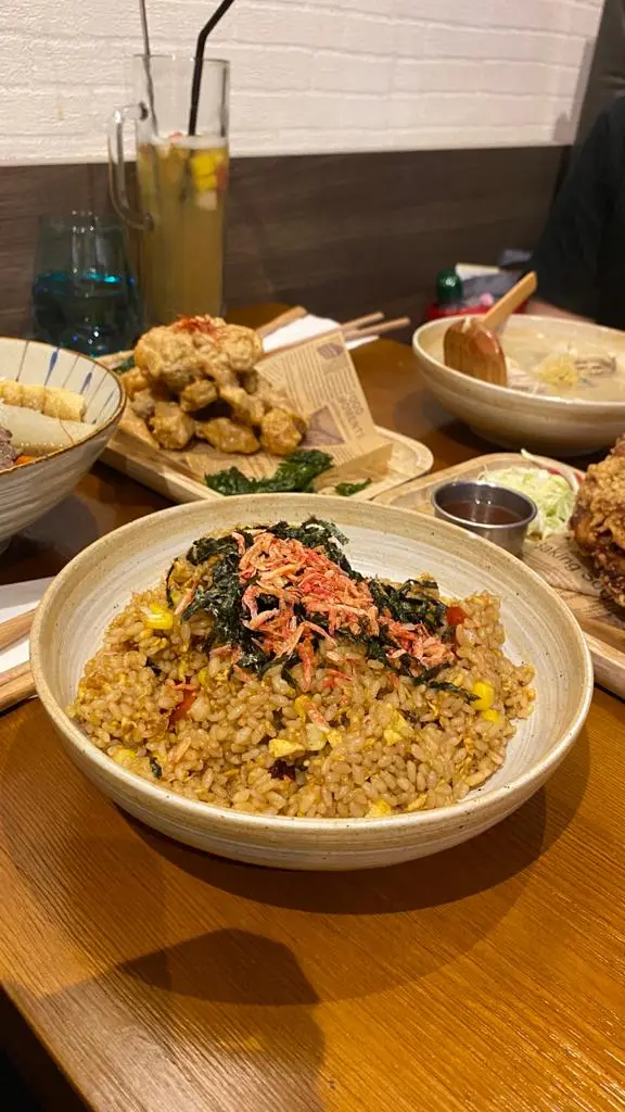 炒飯真係好大碟，鰻魚雖然唔係原條上，但都炒咗好多入飯，上面有勁多櫻花櫻，一樣好惹味！