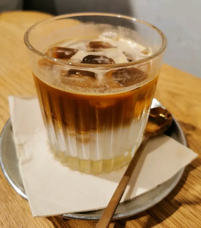 Iced Hanzelnut Latte
