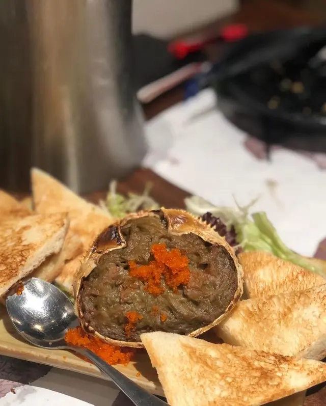 燒松葉蟹蓋 配多士