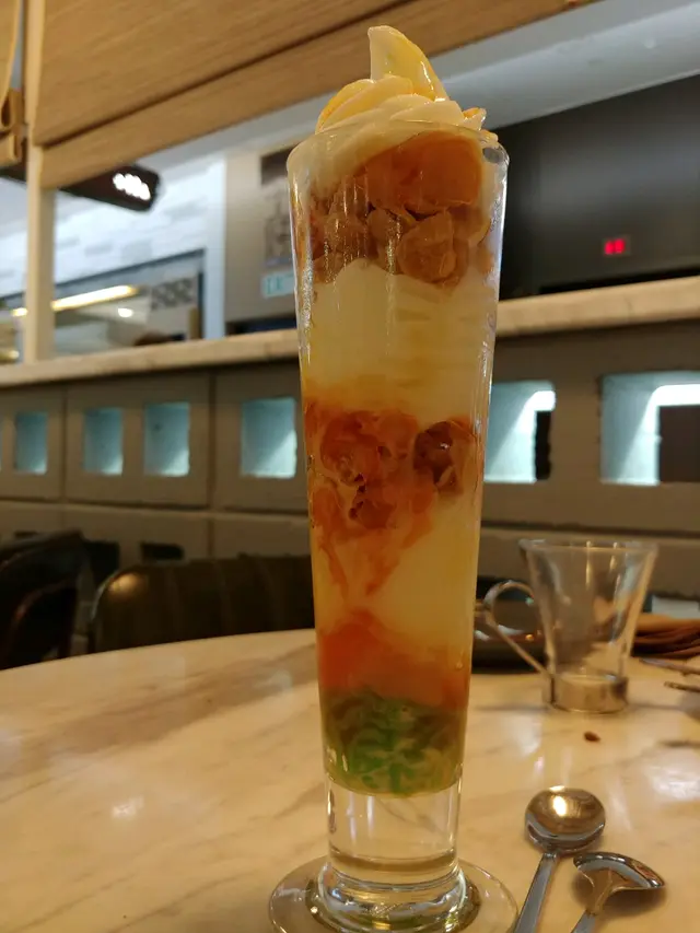 芒果希臘式乳酪軟雪糕芭菲