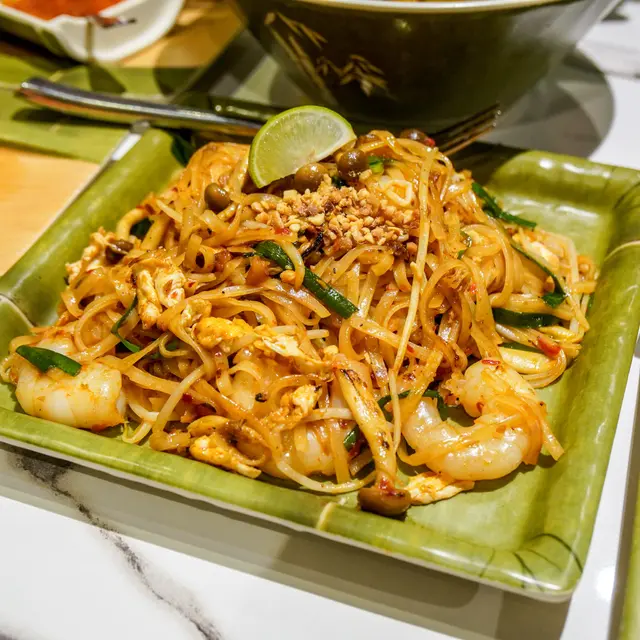泰式鮮蝦炒金邊粉