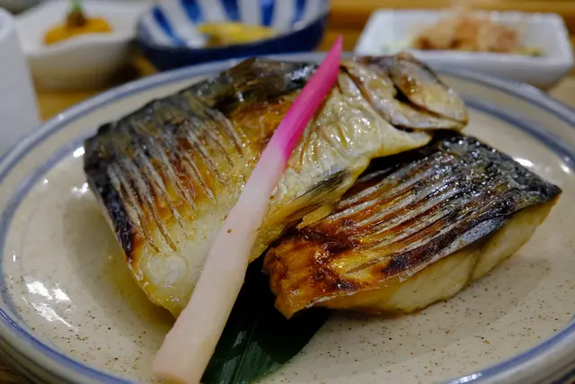 鹽燒日本產鯖魚