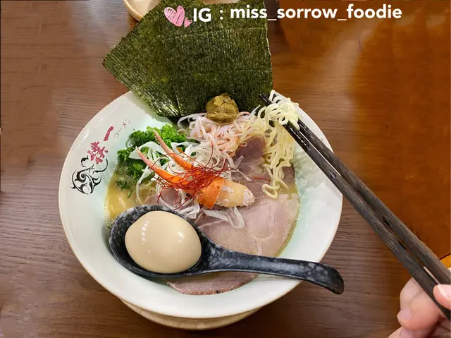 蟹膏濃湯慢煮叉燒博多拉麵 + 糖心蛋