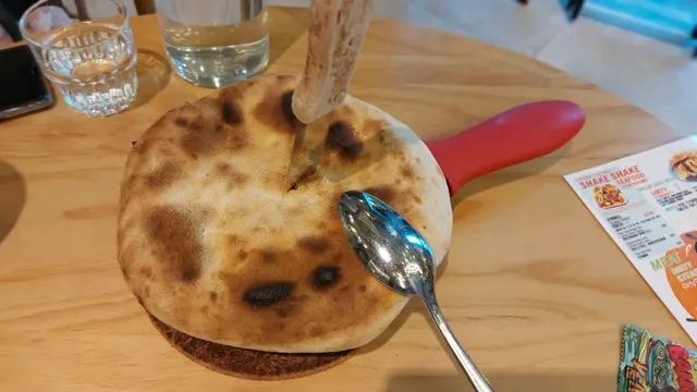 熔岩芝士洋蔥餡餅