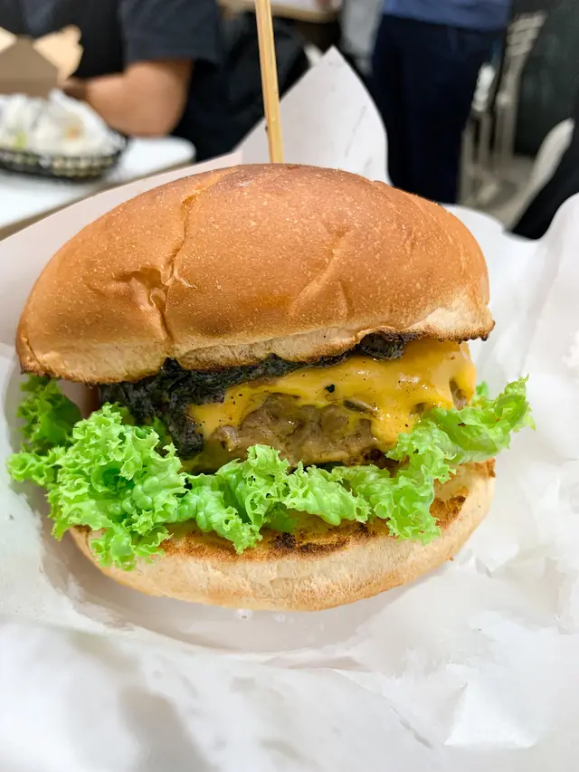 黑松露芝士牛堡