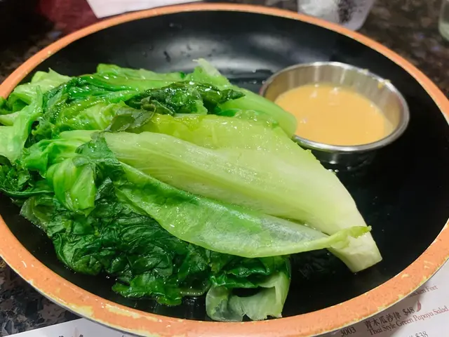 烚唐山菜配秘制乳醬