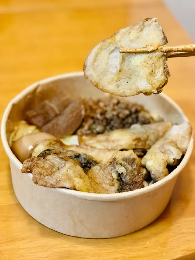 鹽酥菇肉燥乾拌台南乾麵