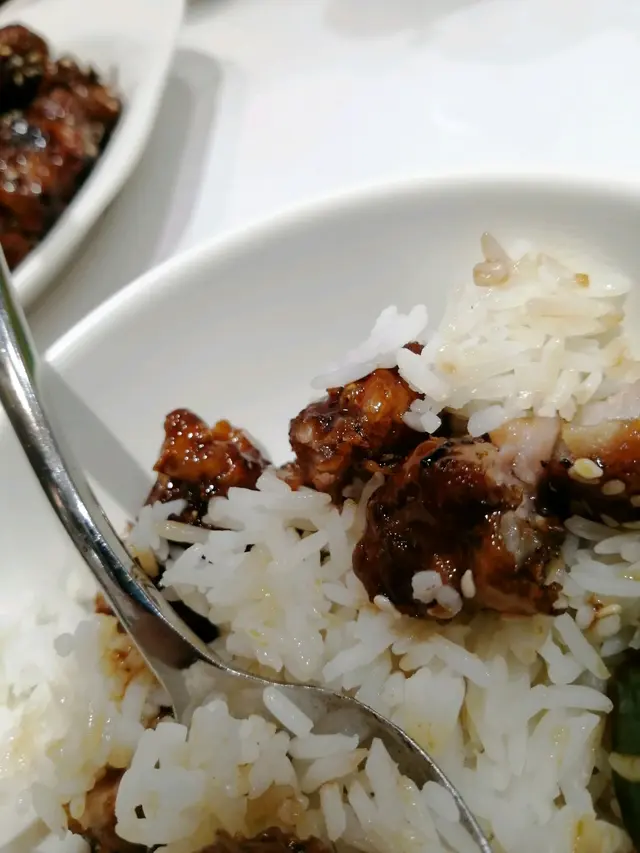 佢嘅白飯 特別要讚一讚 好過出面餐廳 粒粒分明好咬口