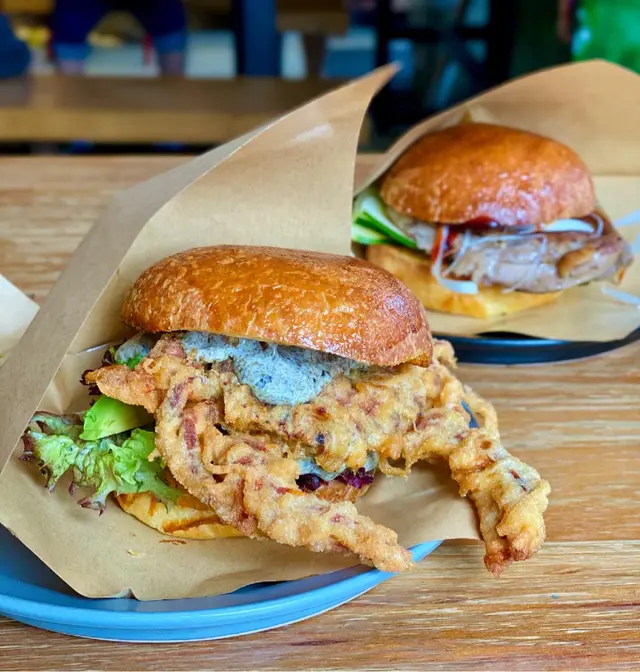 牛油果紫菜軟殼蟹包