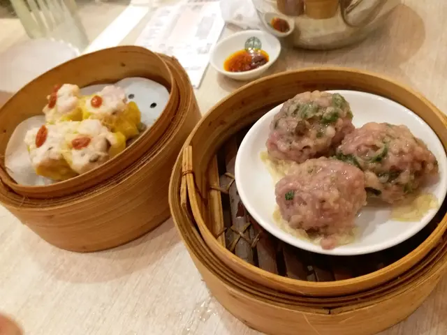 鮮蝦燒賣皇和陳皮牛肉球