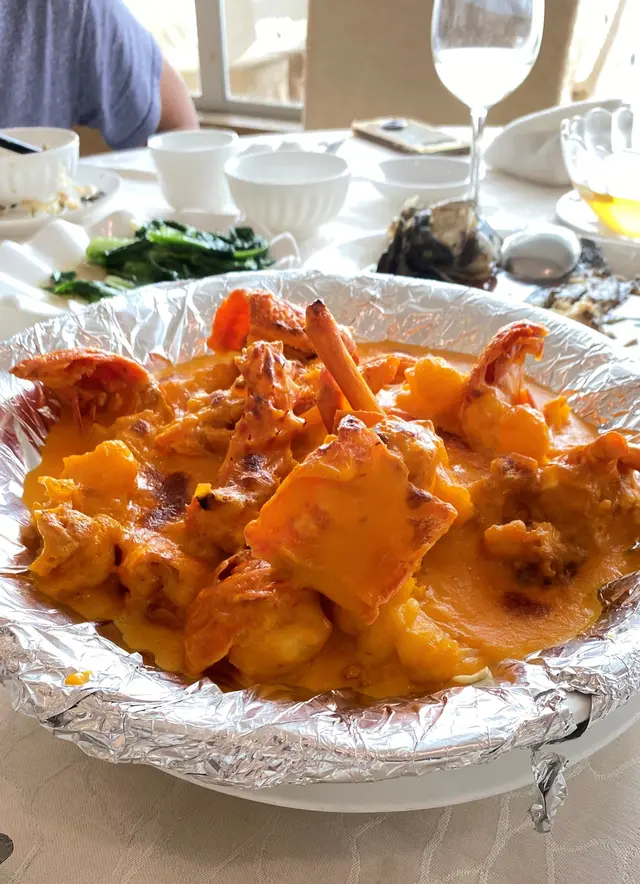 芝士焗龍蝦加伊麵底