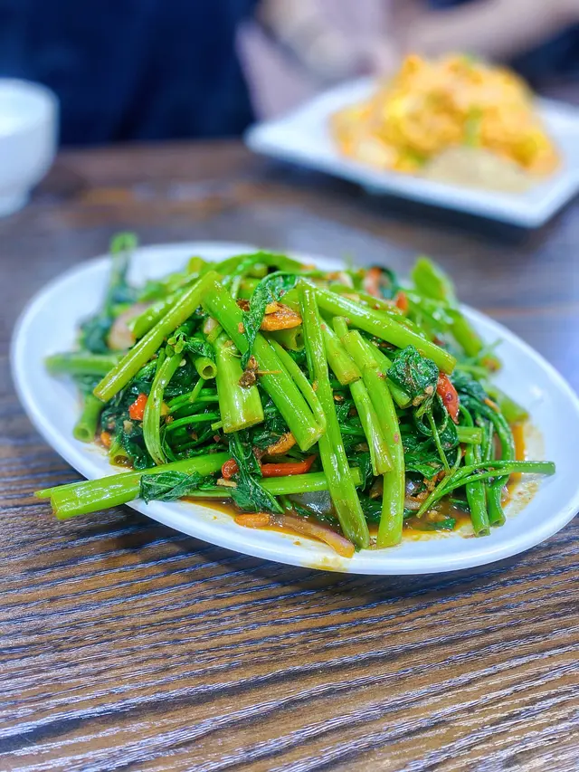 通菜咬落好嫩口,好爽脆,無渣,食落好香好惹味,最重要係炒得好夠鑊氣