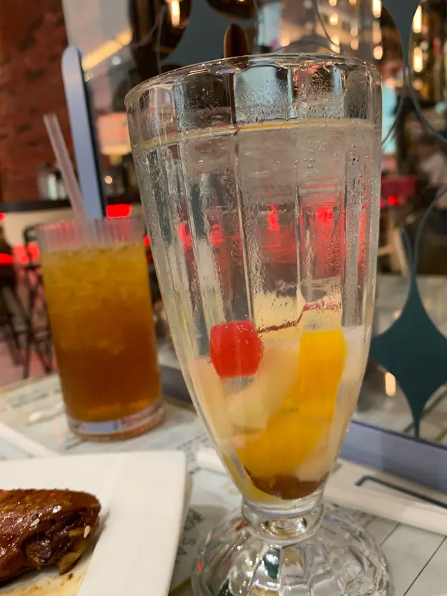 跟餐的飲品  綠茶 、懷舊檸檬特飲