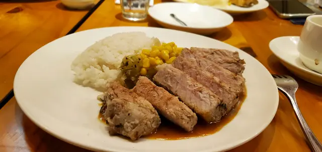 慢煮日式咖哩豬扒飯