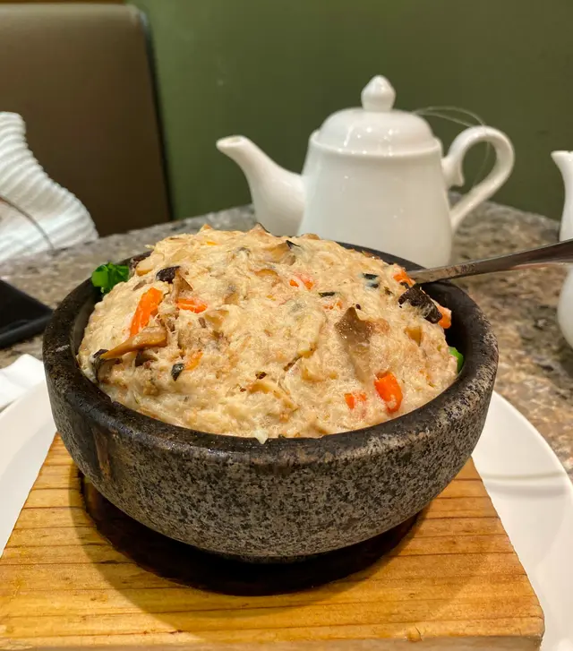 肉餅煲仔飯 內有異物紙張