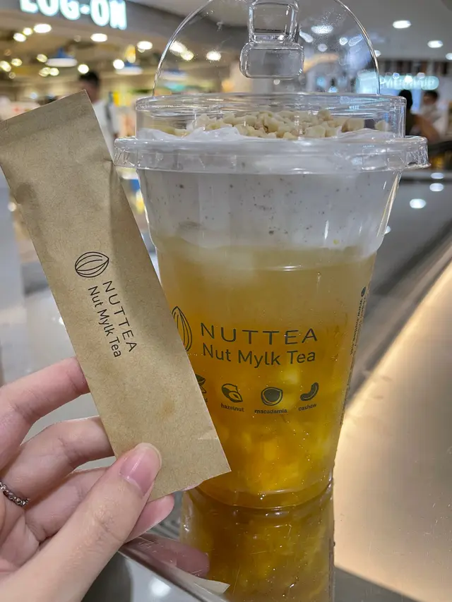 芒芒堅果奶蓋茶