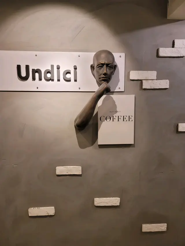 Undici-door-photo