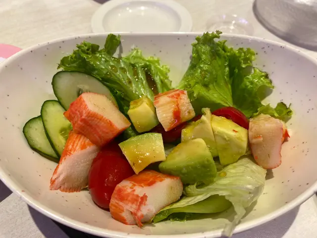 牛油果蟹柳沙律