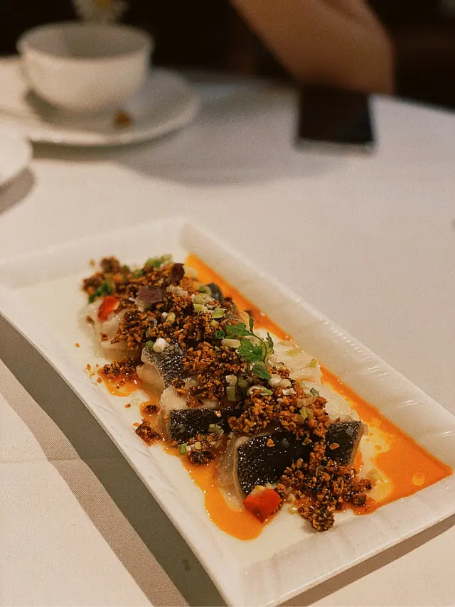 脆香豆酥蒸銀鱈魚球