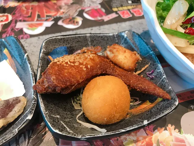 芝麻雞翼、紫心香芋丸