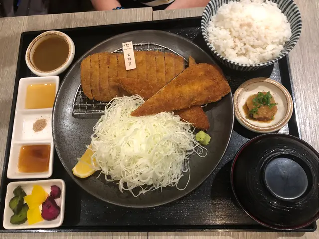 名物翼板牛伴鰻魚套餐