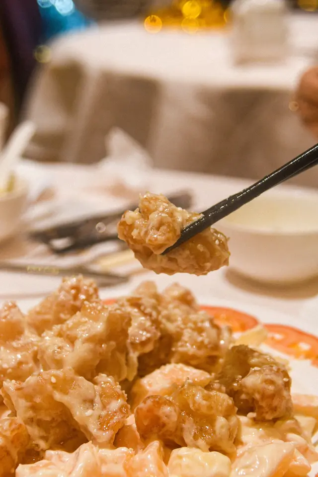 熱蝦球鮮果沙律🍤