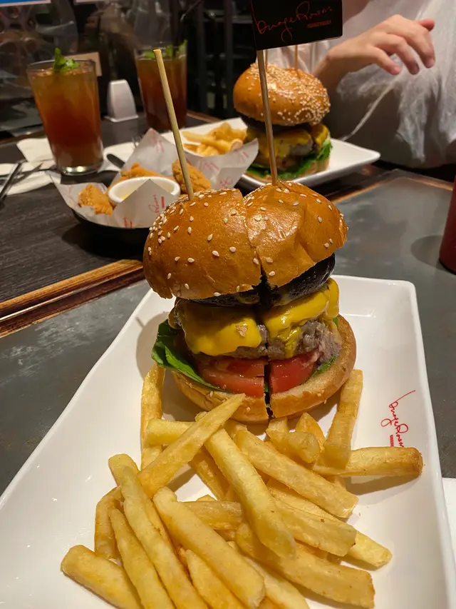 大烤菇芝士牛肉漢堡