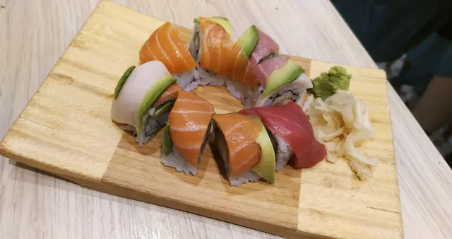 彩虹卷