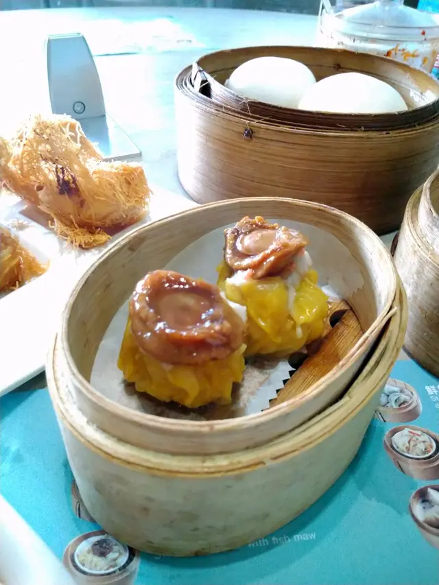 原隻鮑魚燒賣