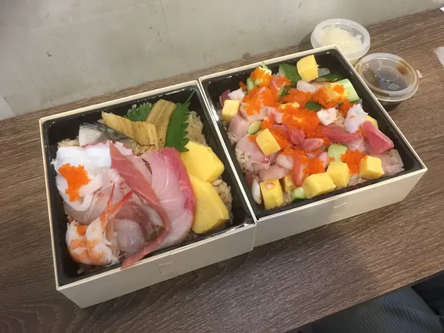 角切雜錦魚生丼